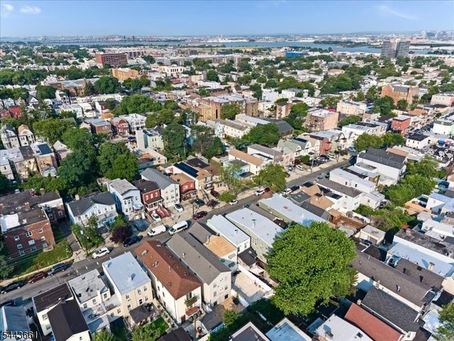 86 Clendenny Ave, Jersey City, NJ 07304