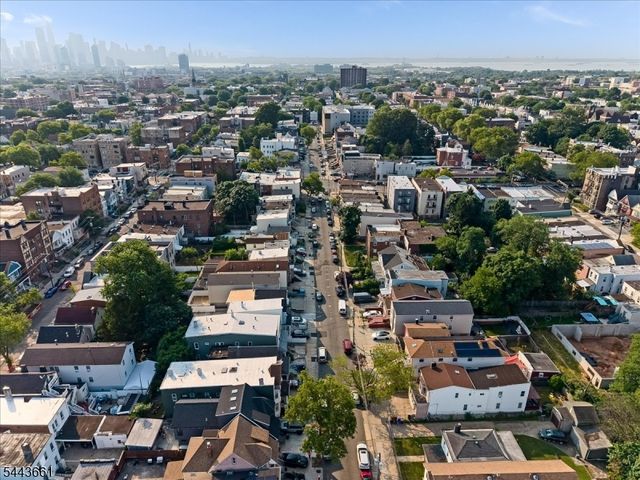 86 Clendenny Ave, Jersey City, NJ 07304