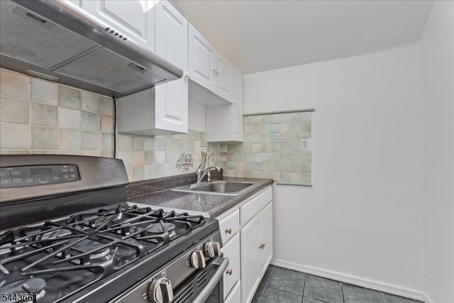 86 Clendenny Ave, Jersey City, NJ 07304