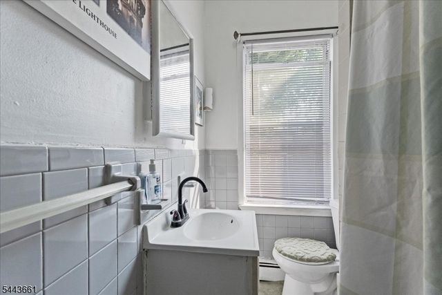 86 Clendenny Ave, Jersey City, NJ 07304