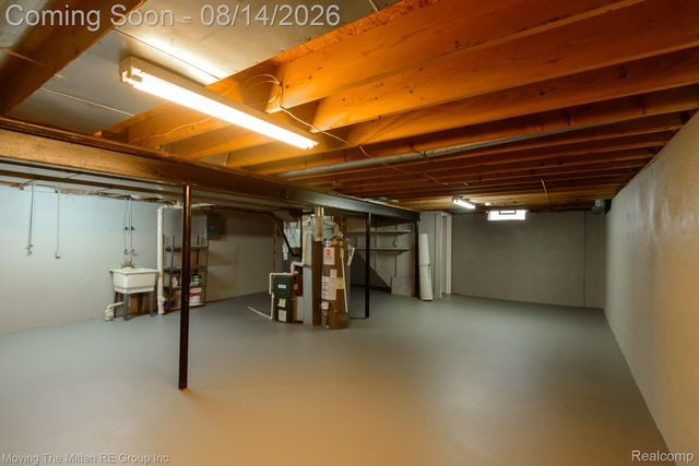 16222 Hillsbriar Drive, Romulus, MI 48174
