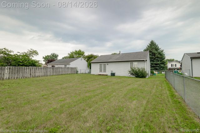 16222 Hillsbriar Drive, Romulus, MI 48174