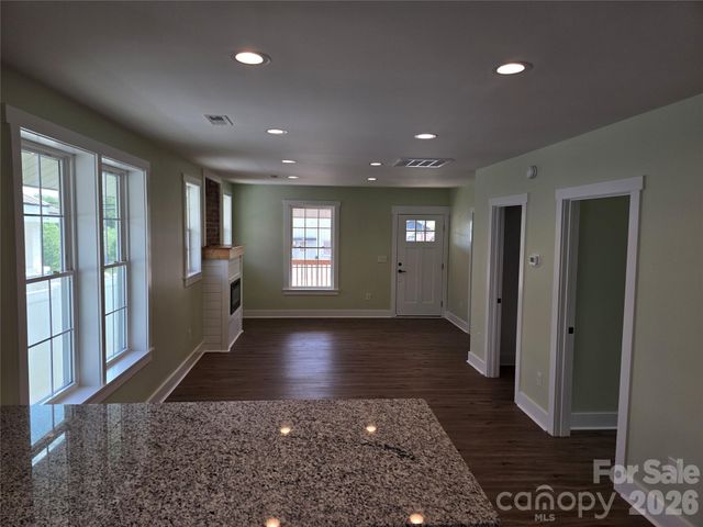 813 Highland Avenue SE, Hickory, NC 28602
