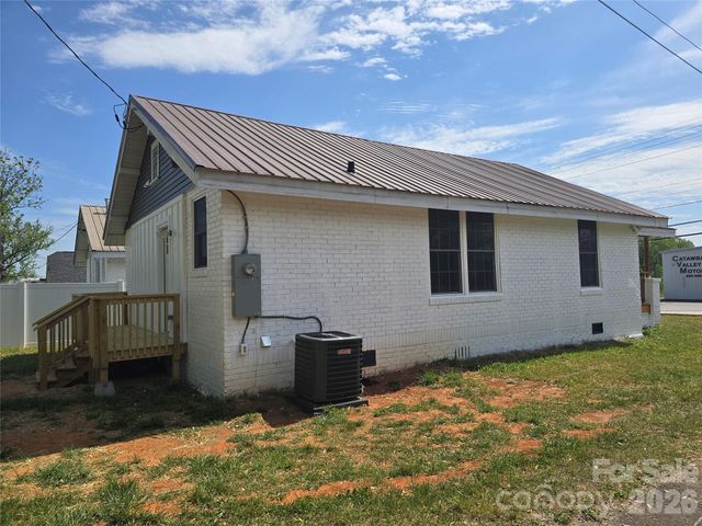 813 Highland Avenue SE, Hickory, NC 28602