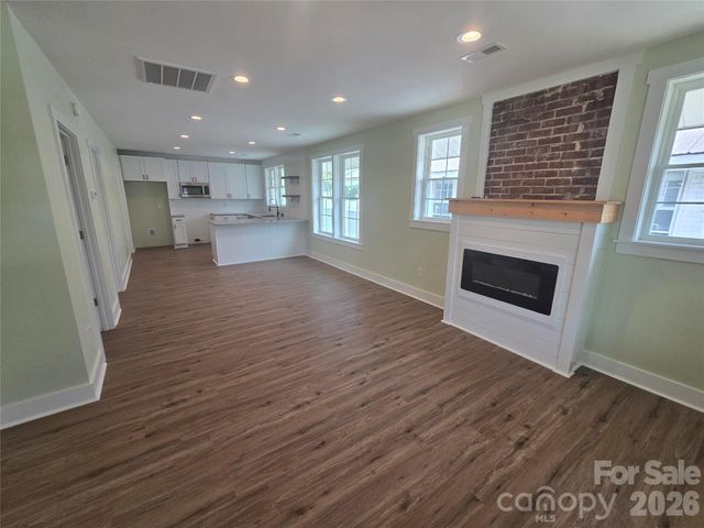 813 Highland Avenue SE, Hickory, NC 28602