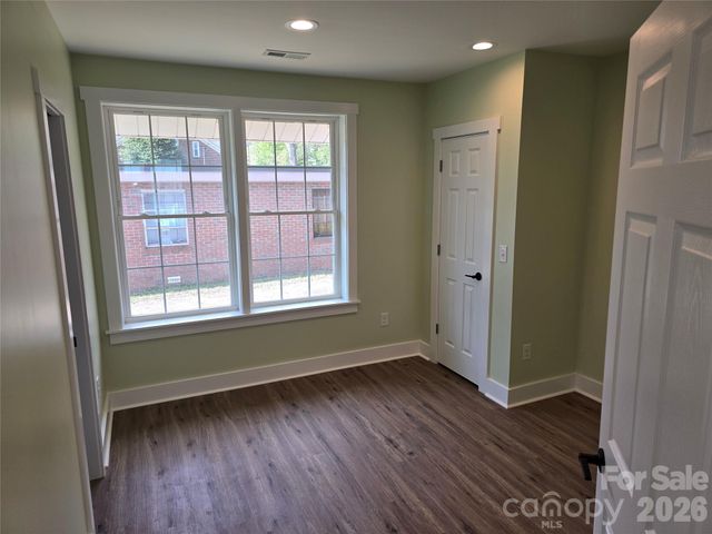 813 Highland Avenue SE, Hickory, NC 28602