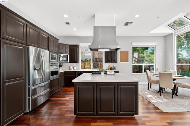 558 Montori Ct, Pleasanton, CA 94566