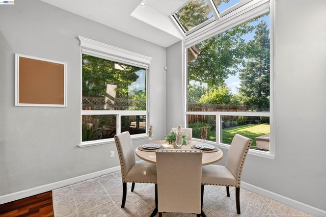 558 Montori Ct, Pleasanton, CA 94566
