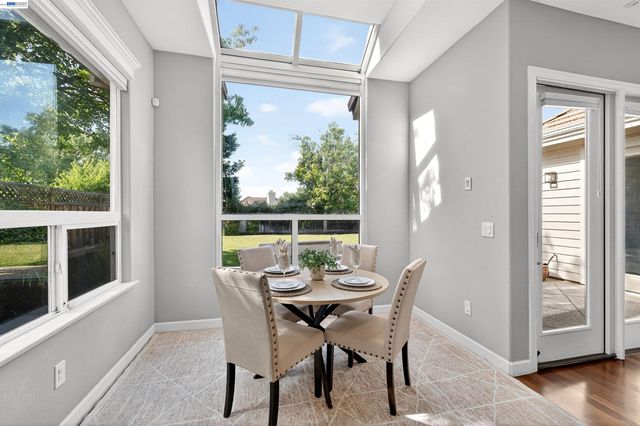 558 Montori Ct, Pleasanton, CA 94566