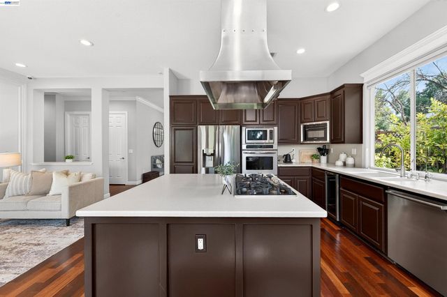 558 Montori Ct, Pleasanton, CA 94566