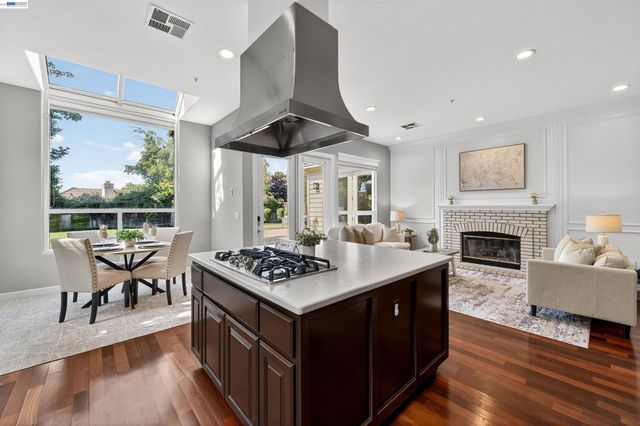 558 Montori Ct, Pleasanton, CA 94566
