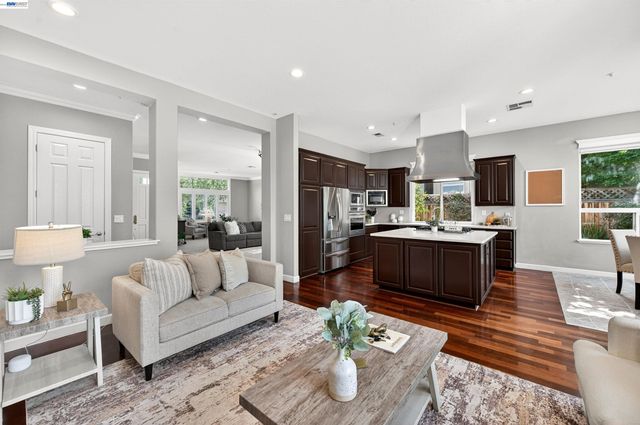 558 Montori Ct, Pleasanton, CA 94566