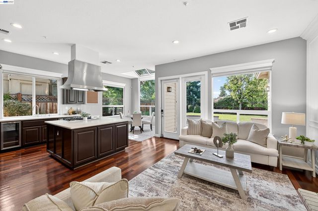 558 Montori Ct, Pleasanton, CA 94566