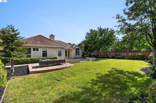 558 Montori Ct, Pleasanton, CA 94566