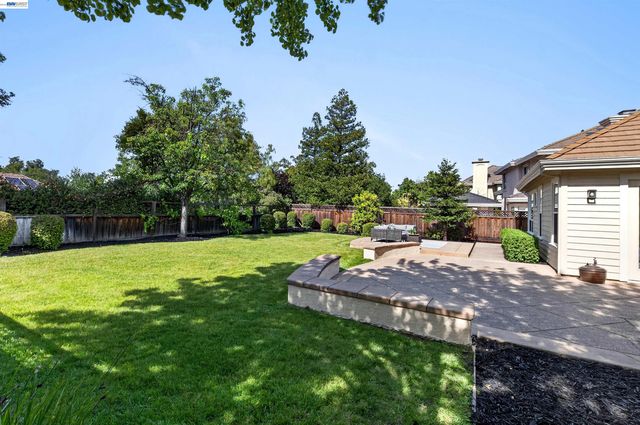 558 Montori Ct, Pleasanton, CA 94566