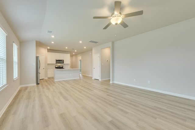 900 Main ST, Hutto, TX 78634