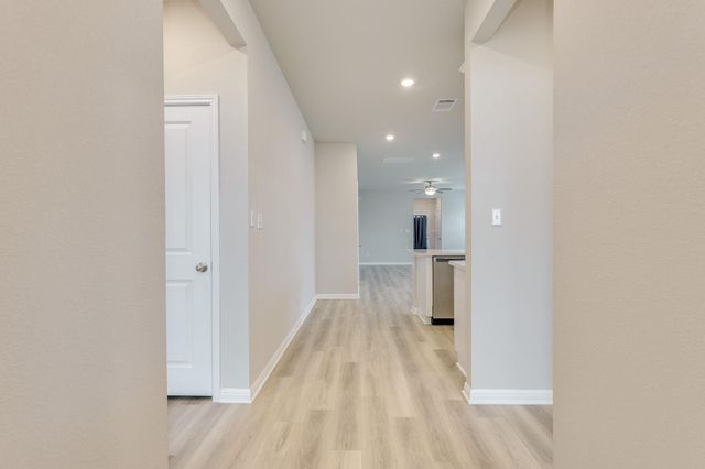 900 Main ST, Hutto, TX 78634