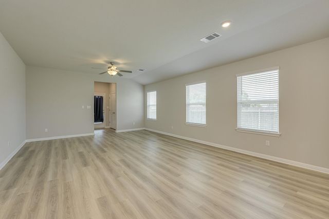 900 Main ST, Hutto, TX 78634