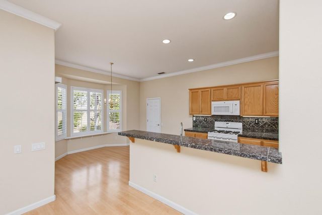 4124 Tahoe Vista Dr, Rocklin, CA 95765