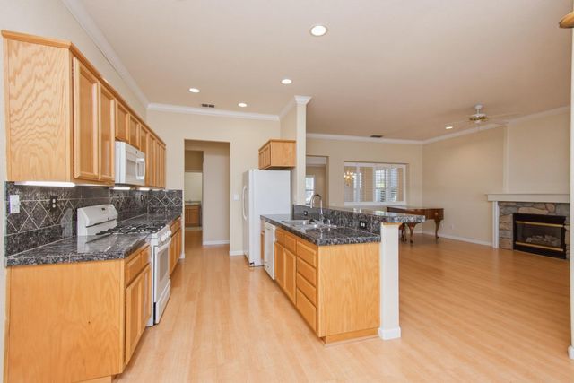 4124 Tahoe Vista Dr, Rocklin, CA 95765