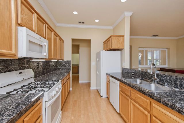 4124 Tahoe Vista Dr, Rocklin, CA 95765