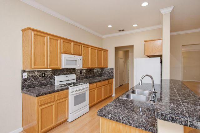 4124 Tahoe Vista Dr, Rocklin, CA 95765