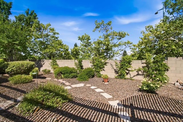4124 Tahoe Vista Dr, Rocklin, CA 95765