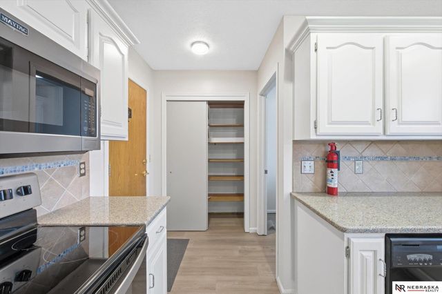 8714 Raven Oaks Drive, Omaha, NE 68152