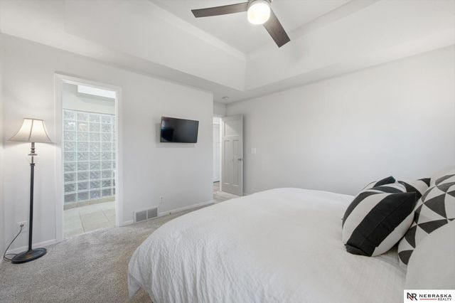 8714 Raven Oaks Drive, Omaha, NE 68152