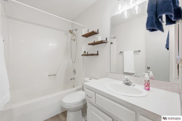 8714 Raven Oaks Drive, Omaha, NE 68152