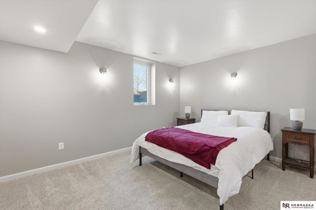 8714 Raven Oaks Drive, Omaha, NE 68152