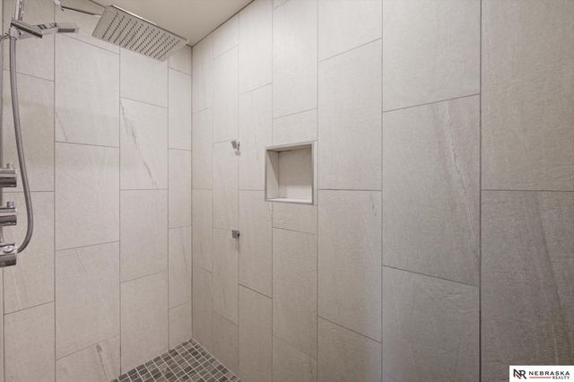 8714 Raven Oaks Drive, Omaha, NE 68152