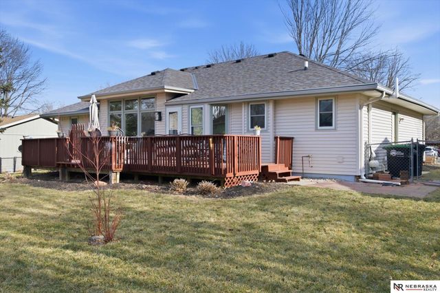 8714 Raven Oaks Drive, Omaha, NE 68152