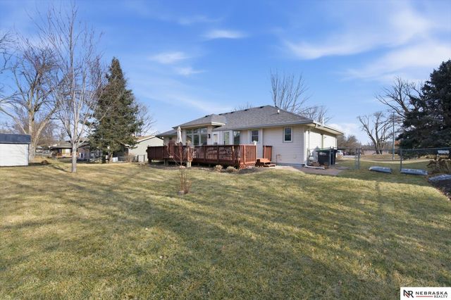 8714 Raven Oaks Drive, Omaha, NE 68152