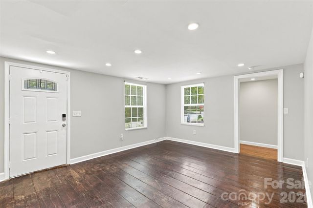 922 Ambassador Street, Charlotte, NC 28208