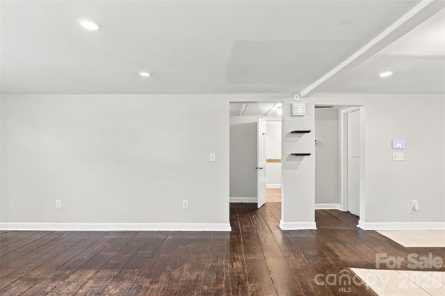 922 Ambassador Street, Charlotte, NC 28208