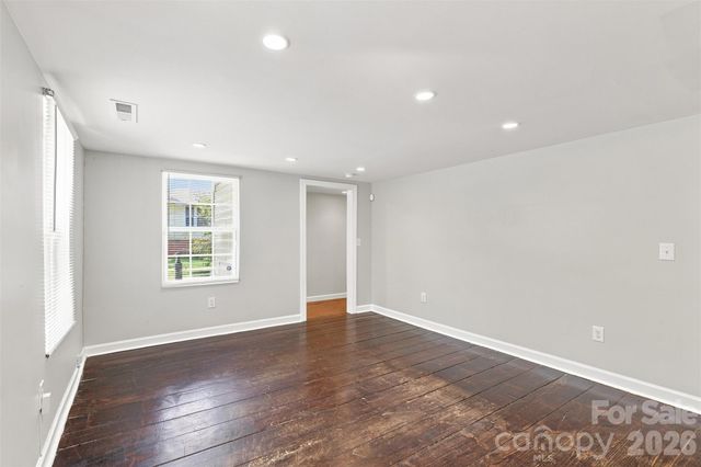 922 Ambassador Street, Charlotte, NC 28208