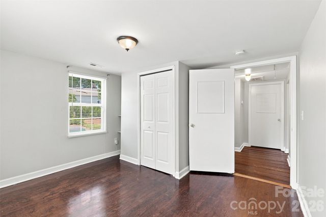 922 Ambassador Street, Charlotte, NC 28208