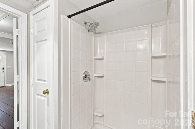 922 Ambassador Street, Charlotte, NC 28208