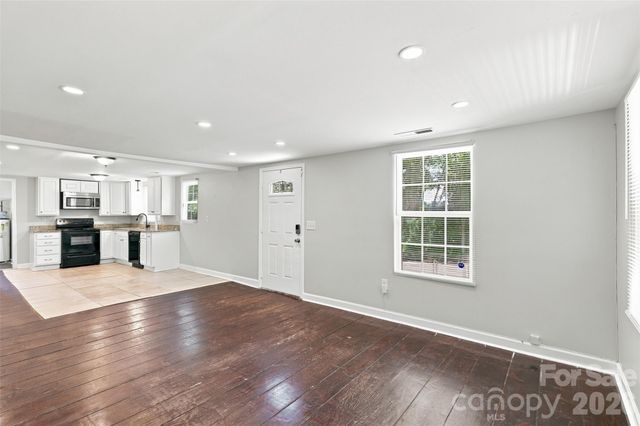 922 Ambassador Street, Charlotte, NC 28208