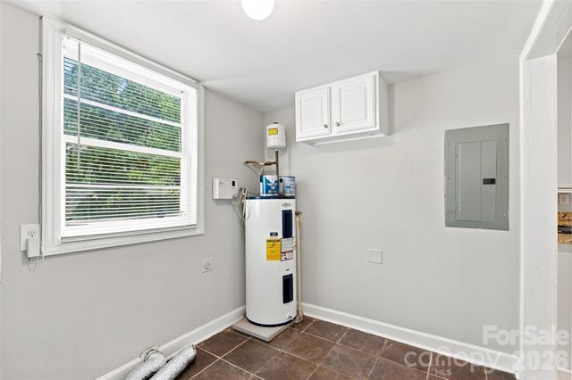 922 Ambassador Street, Charlotte, NC 28208