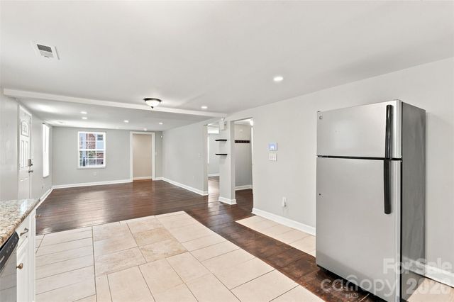922 Ambassador Street, Charlotte, NC 28208