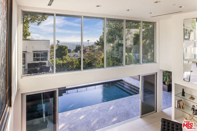 1545 Sunset Plaza Drive, West Hollywood, CA 90069