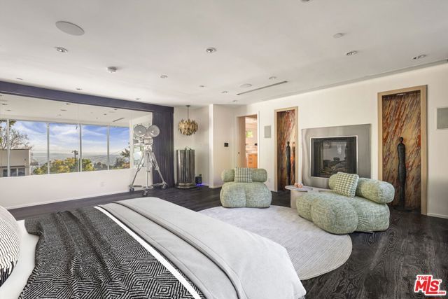 1545 Sunset Plaza Drive, West Hollywood, CA 90069
