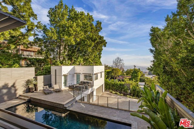 1545 Sunset Plaza Drive, West Hollywood, CA 90069