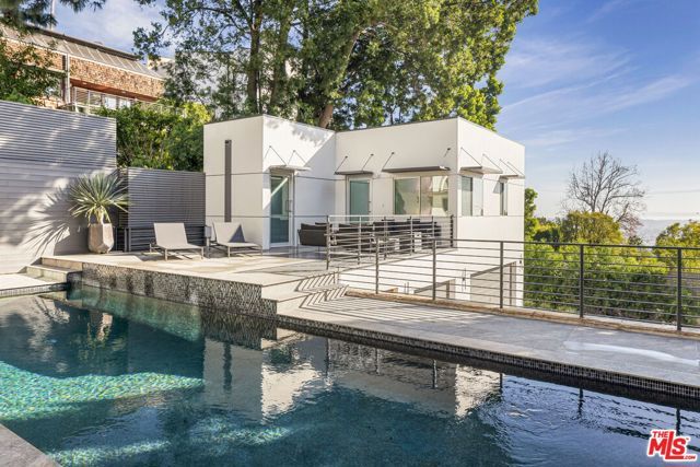 1545 Sunset Plaza Drive, West Hollywood, CA 90069