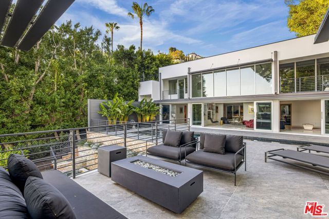 1545 Sunset Plaza Drive, West Hollywood, CA 90069