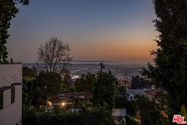 1545 Sunset Plaza Drive, West Hollywood, CA 90069
