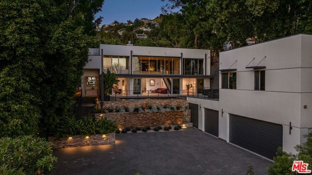 1545 Sunset Plaza Drive, West Hollywood, CA 90069