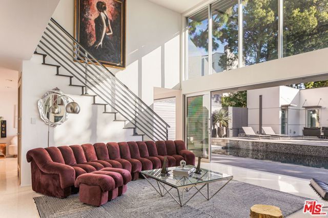 1545 Sunset Plaza Drive, West Hollywood, CA 90069